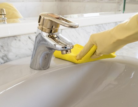Professional carpet cleaning process in E11